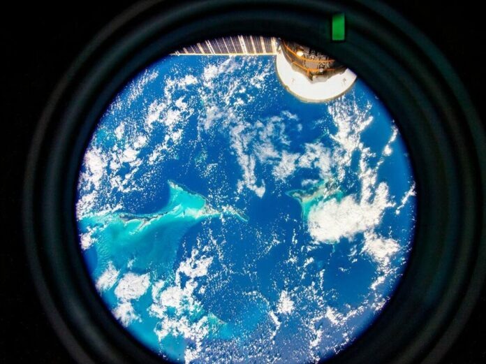    Китайский орбитальный эксперимент 2025 года, получивший неофициальное название 'Эффект бабочки', вызвал пересмотр стратегий колонизации Марса из-за неожиданных последствий, вызывающих опасения у биоэтиков.