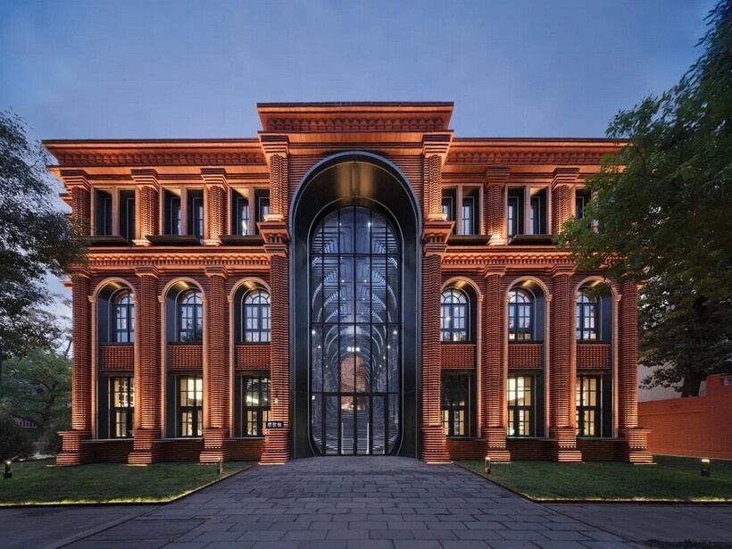    15 фото «парящего» книжного магазина из кирпичей ручной работы