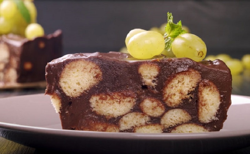 Уникальный торт из хрустящих шариков с шоколадным кремом: десерт, который захочется готовить снова и снова