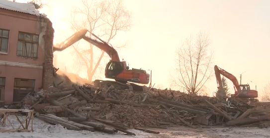     В Канске приступили к сносу школы № 7