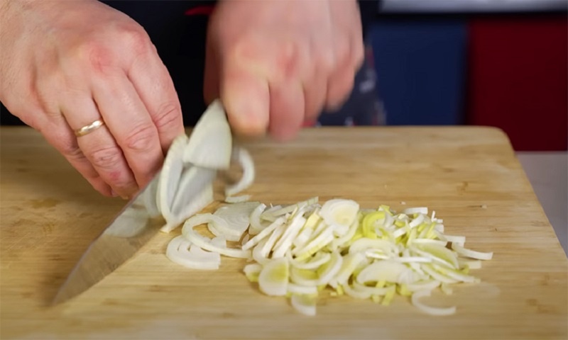 Такой тушёной капусты вы еще не пробовали: секреты идеального блюда