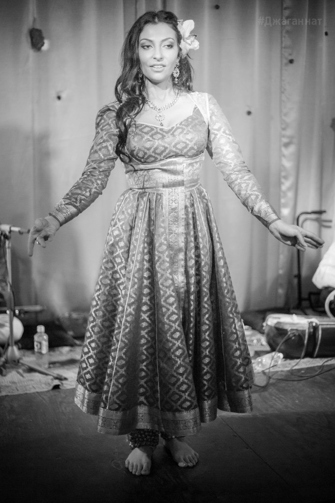 Рози Агарвал- Индийский танец Муджра