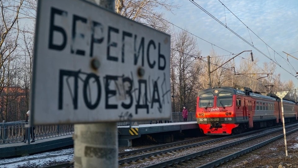 В Тамбовской области произошел сход вагонов, загорелся бензин