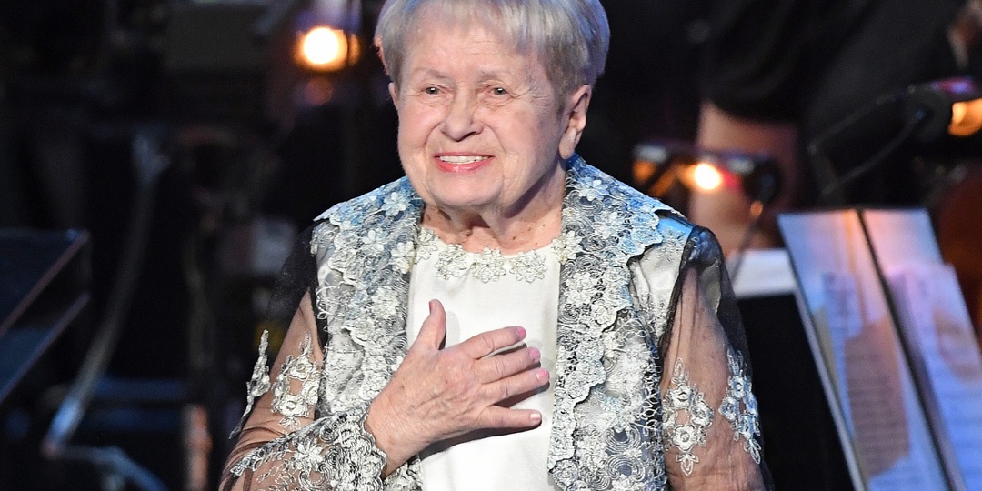 Александра Пахмутова передала семейные творческие архивы в библиотеку