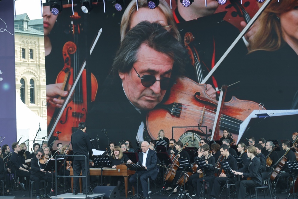    Юрий Башмет, возможно, впервые представил миру альт в качестве полноценного инструмента для сольных выступлений. / Аркадий Колыбалов