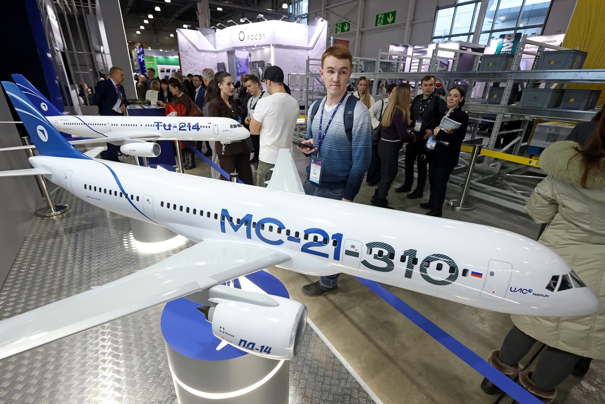    Активно идут сертификационные полеты MC-21 и "Суперджетов" с российскими двигателями. / Константин Завражин/РГ