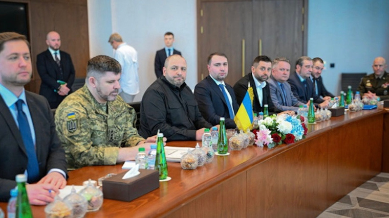    Украинская делегация. Фото: РИА Новости