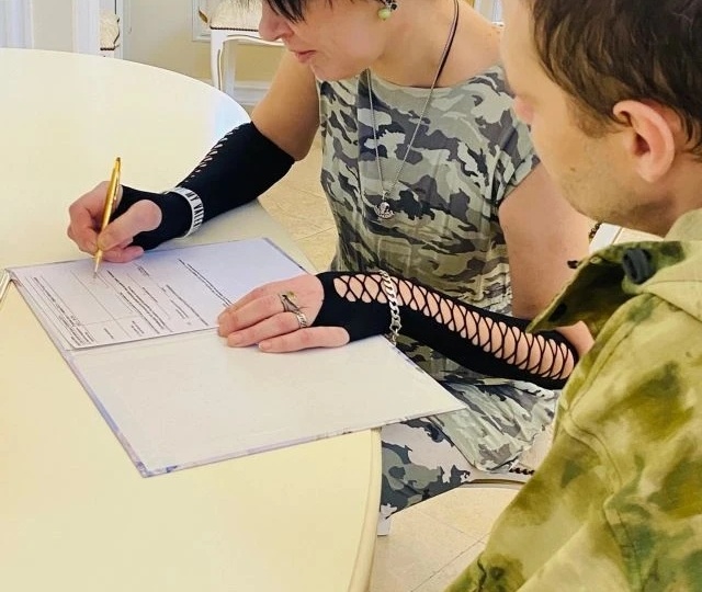 4 февраля. Ровно год я замужем за военным