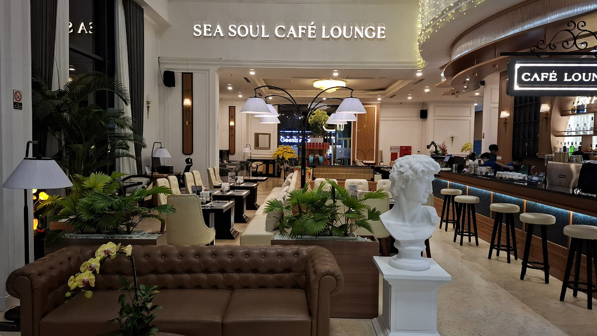 Фото из личного архива: Лаунж-бар на 1 этаже отеля.