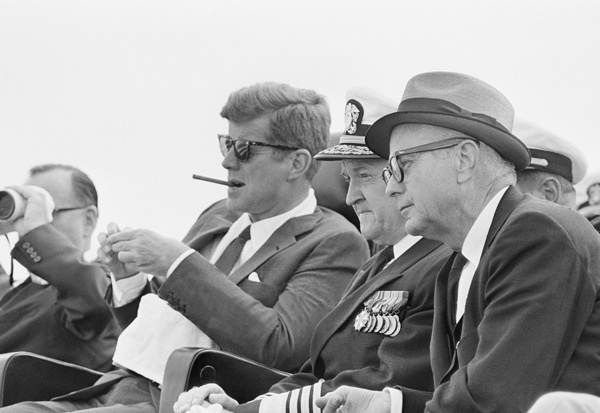 Джон Кеннеди и Dunhill Special Mixture №1