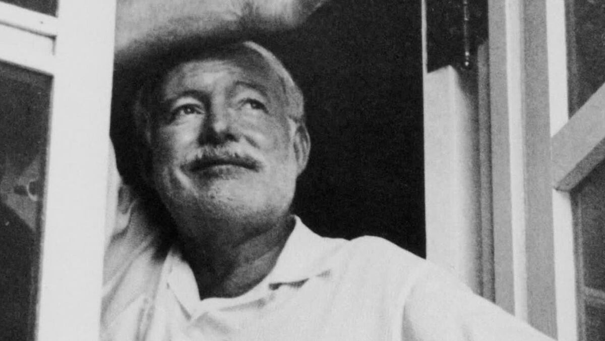 Эрнест Хемингуэй и Romeo y Julieta Petit Coronas