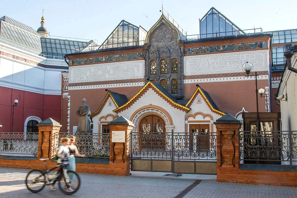 Источник: https://news.rambler.ru/community/55881886-bolshoy-teatr-i-tretyakovka-otmetyat-yubilei-v-2026-godu/