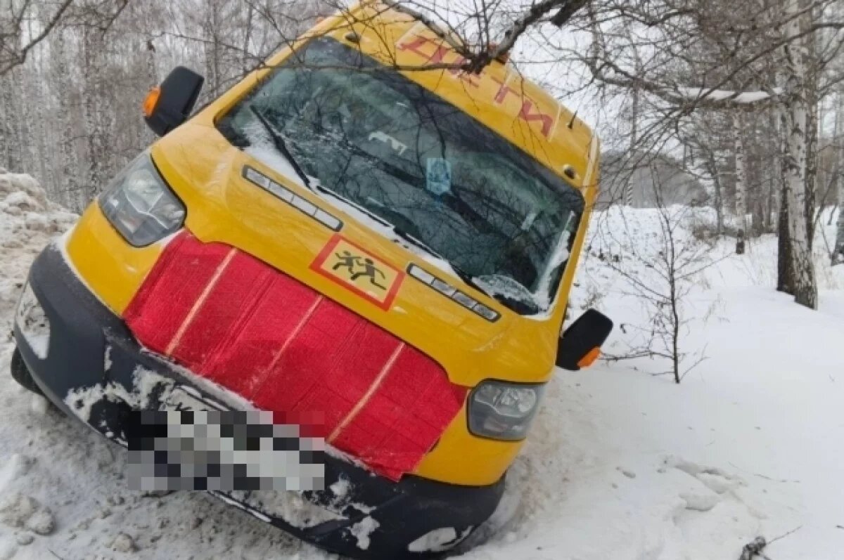    Водитель школьного автобуса погиб от инфаркта за рулём под Челябинском