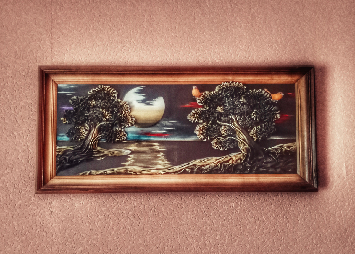 Цвет обоев в зале. Фото не точно передаёт оттенок. Он более мутный.