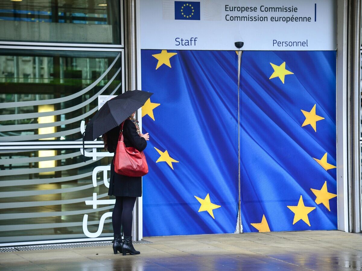    Вход в здание Еврокомиссии в Брюсселе | © РИА Новости / Алексей Витвицкий