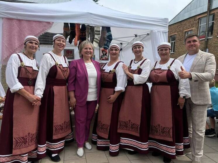     Работники культуры, которые приняли решение переехать в «глубинку», стали получать единовременную выплату в 1 миллион рублей. Фото: telegram-канал Сенатора РФ от Новгородской области Елены Писаревой