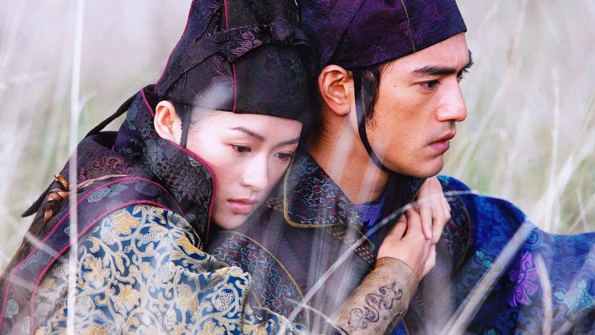 Чжан Цзыи и Канэсиро Такэси в фильме Чжан Имоу "Дом летающих кинжалов", Китай, 2004