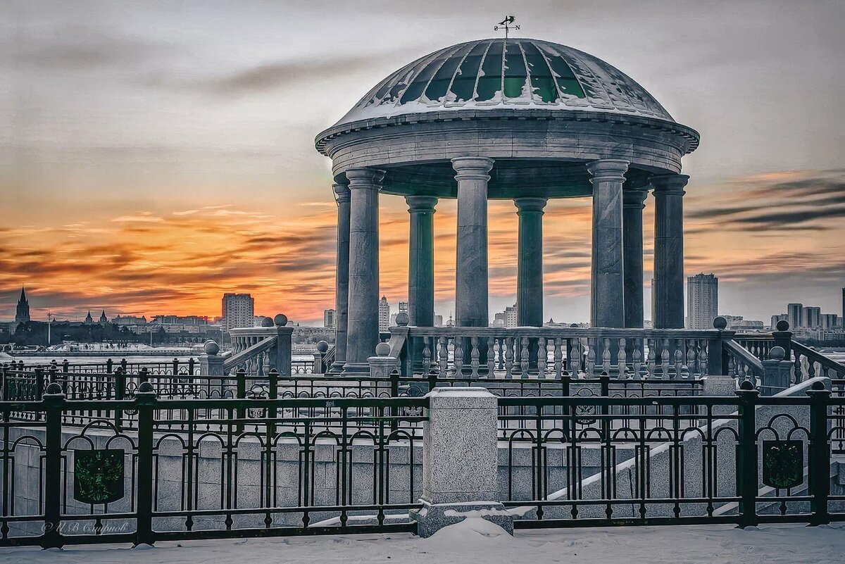 Идеальное место для классных снимков — беседка-ротонда. Фото: Игорь Смирнов / Яндекс Карты