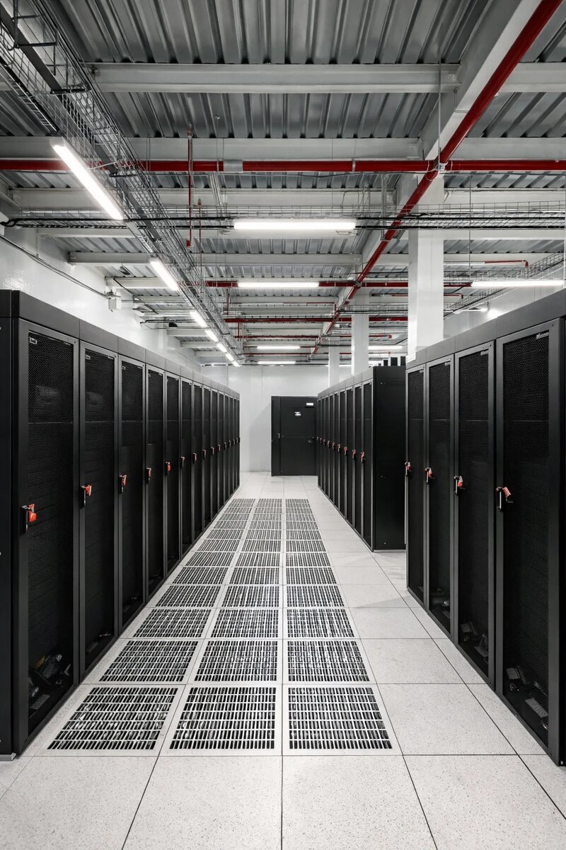 Артерии дата-центра: сложные трассы скрыты, доступ — открыт