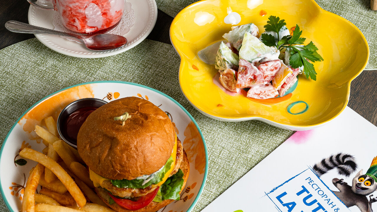 Блюда из детского меню в ресторане итальянской кухни Tutta la Vita