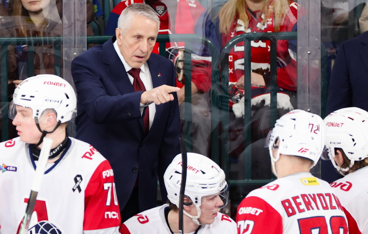    Главный тренер "Локомотива" Боб Хартли  Петр Ковалев/ТАСС