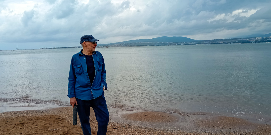 Свекровь, узнав о том, что невестка стала единственной наследницей крупного состояния, потребовала от сына, чтобы он бросил жену