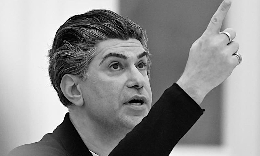 Родился вопреки диагнозам, а родного отца узнал случайно: Семейная драма Николая Цискаридзе, о которой не знали соседи