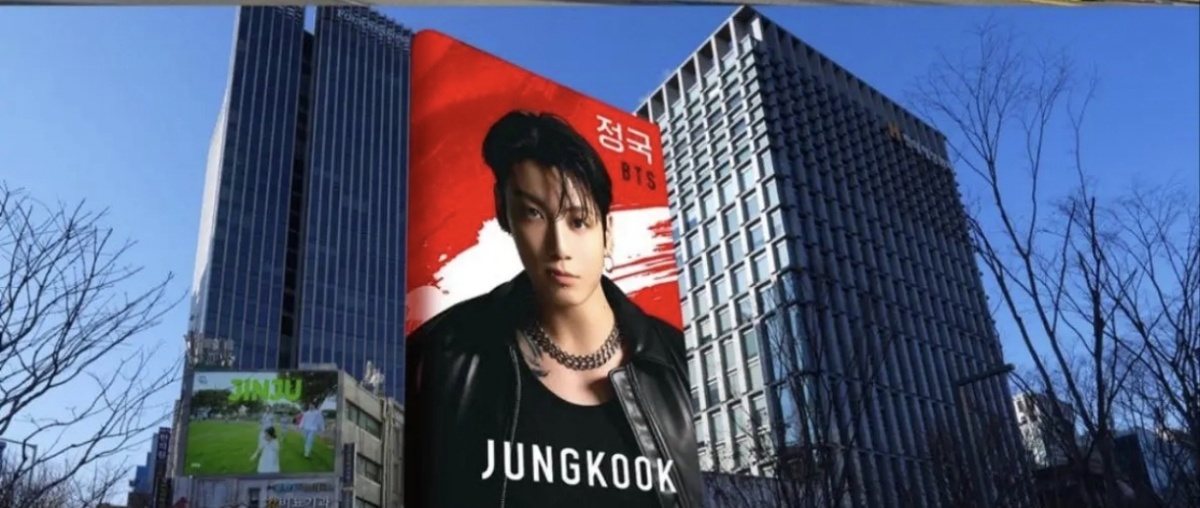 Интересно с этой точки зрения смотреть на некоторые постеры артистов. Возникает ощущение, что создатели образов копают очень и очень глубоко! 