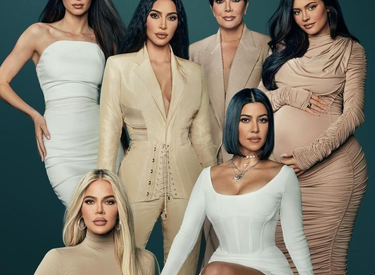 Сестры Кардашьян, Эпштейн и сатана: что на самом деле скрывает "идеальная" семья с телеэкранов?