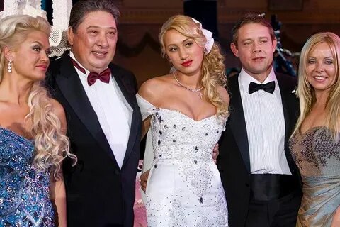 Буре с невестой и друзьями