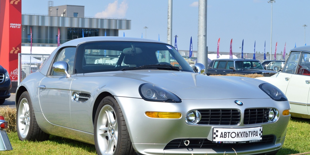 Серебристый "Бонд-мобиль": BMW Z8 своими глазами