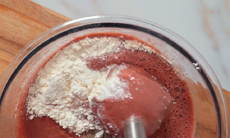 Печёночный торт нового поколения: два слоя начинки и секретная сливочная прослойка