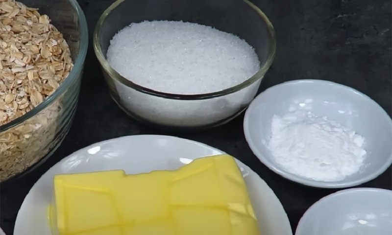 Хрустящее овсяное печенье без муки: быстро, ароматно и с трещинками