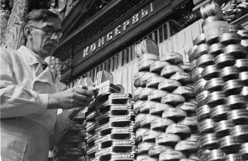 Елисеевский гастроном. Эммануил Евзерихин, 1950-е, г. Москва, МАММ/МДФ.
