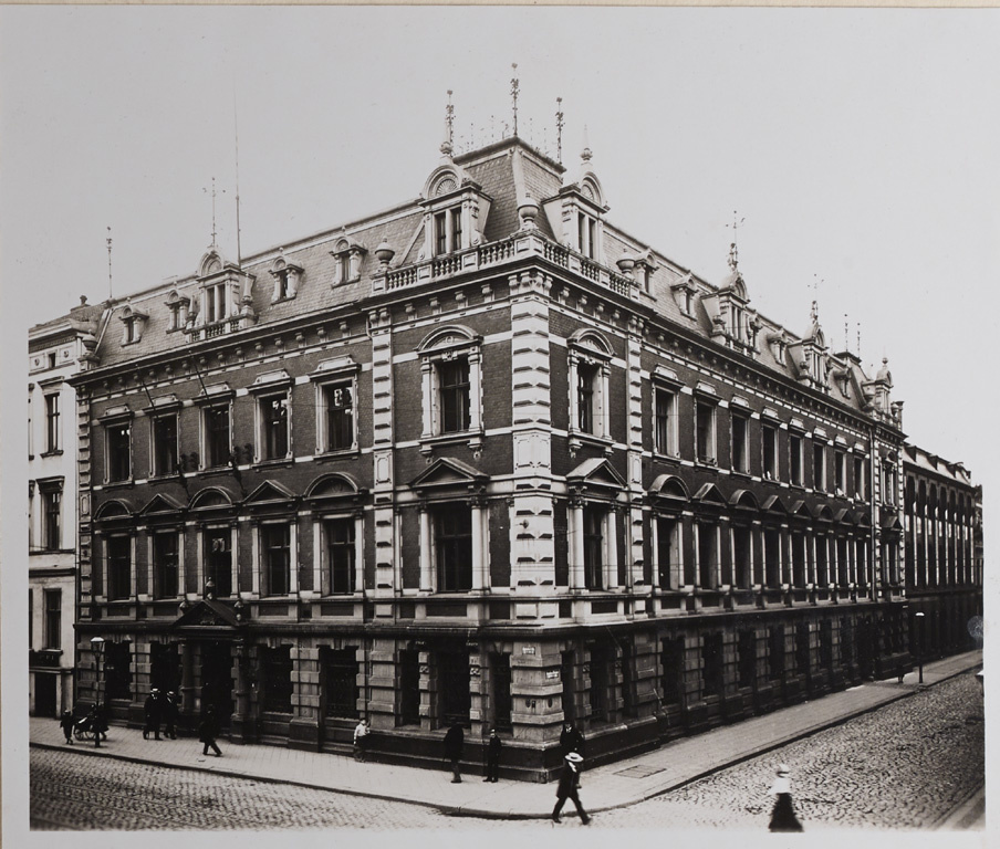 Здание Янтарной мануфактуры. 1918-1922 годы.