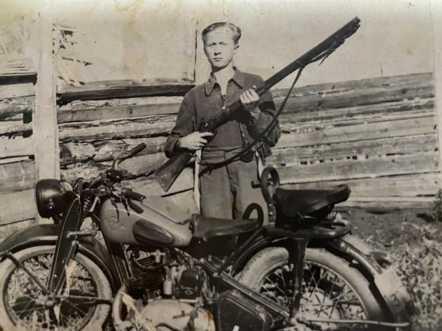 На илл.: Федор Степанович Медведев