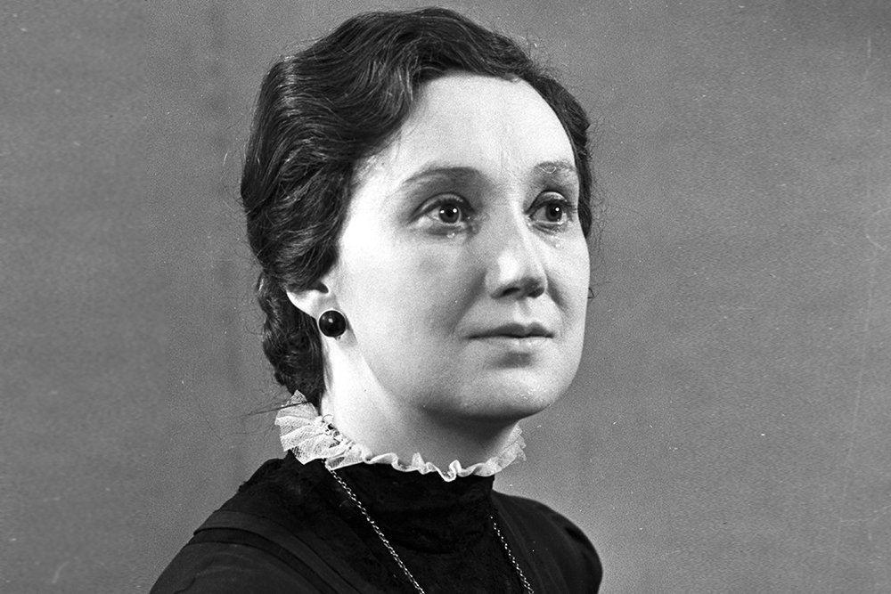 Актриса Кира Головко