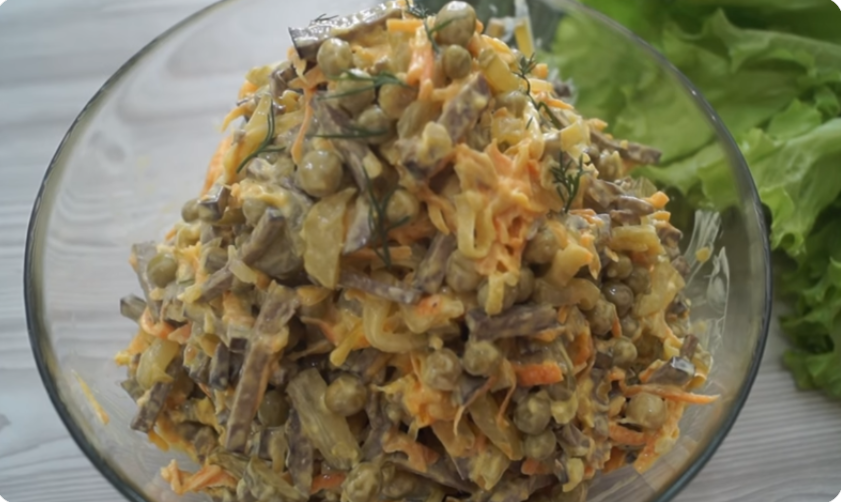 Как же мне нравится этот салат. Печень по-новому проявляет свой вкус, а в сочетании с овощами создает невероятное блюдо...