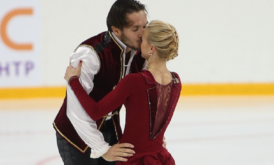    Российских фигуристов Волосожар и Транькова показали в ролике МОК об Олимпиаде. Фото: ФФККР