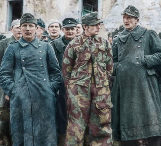 Западные союзники как пленных записали аж 6 миллионов 600 тысяч. Сколько из них именно военных — судить не берусь. А всего сдалось 11 миллионов немцев. 