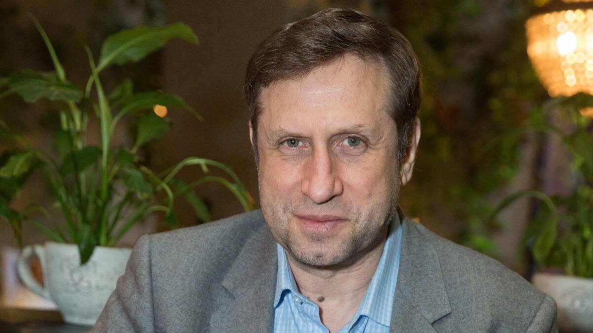    Поэт Александр Вулых на презентации акапельной группы invOis / Фото: Юрий Самолыго / ТАСС