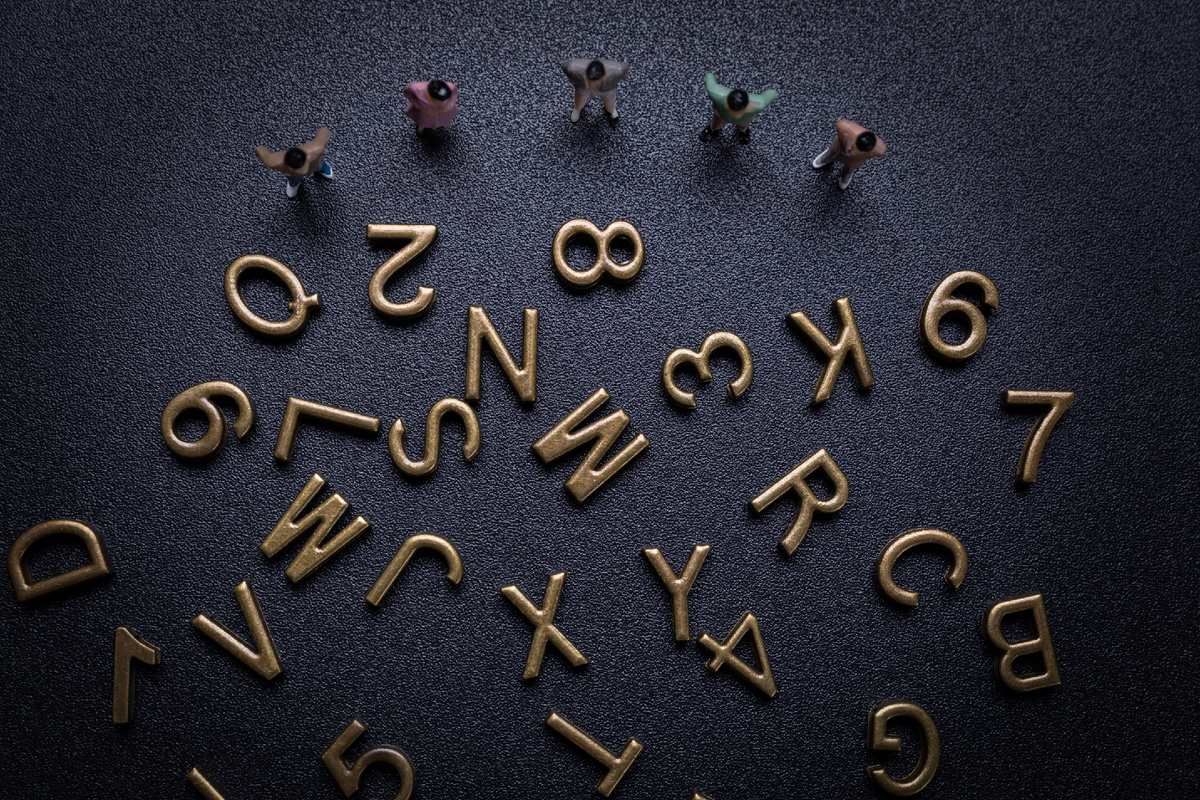 <a href="https://ru.freepik.com/free-photo/group-small-businessmen-alphabet_5598084.htm">Изображение от jcomp на Freepik</a>