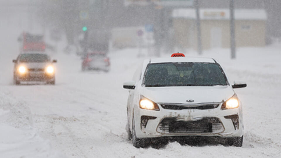    В Госдуме предложили запретить завышение цен на такси в непогоду www.globallookpress.com/Sergey Elagin