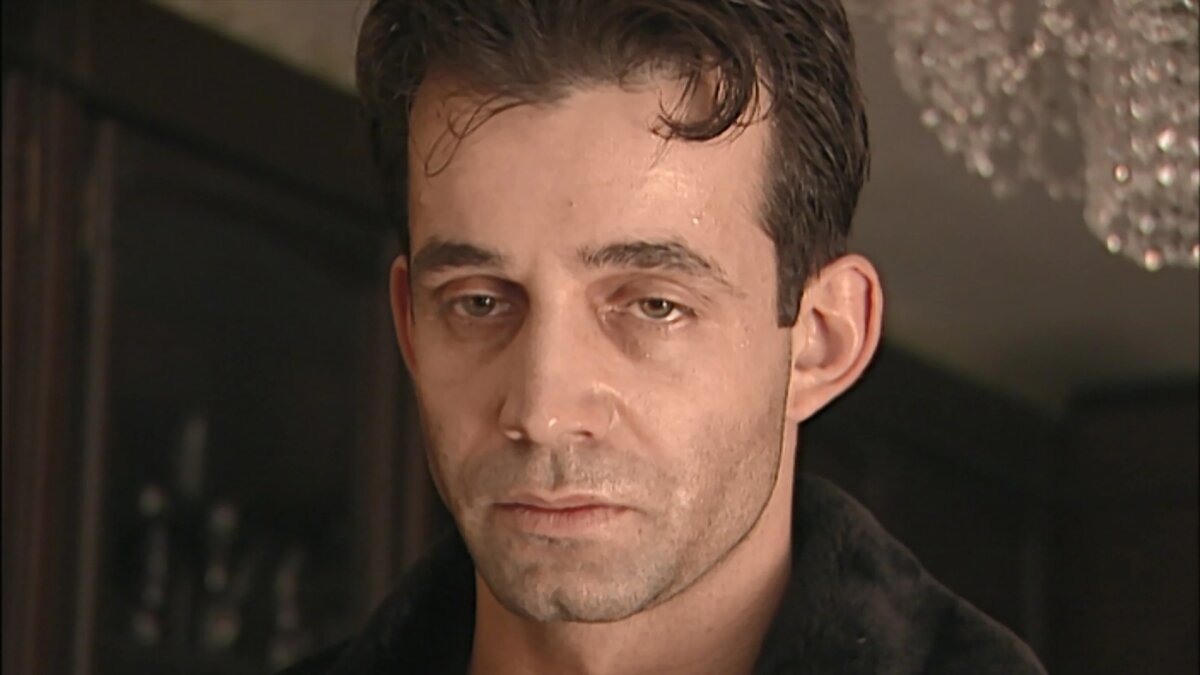 По лицу Дмитрия Певцова всегда можно понять, что происходит с персонажем.