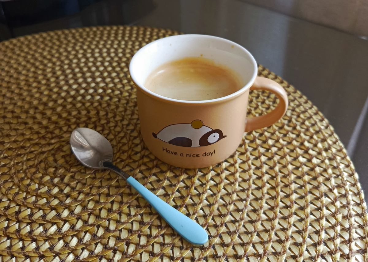 Так теперь я могу неспеша побаловать себя утром. Прям как этот пингвин на чашке)