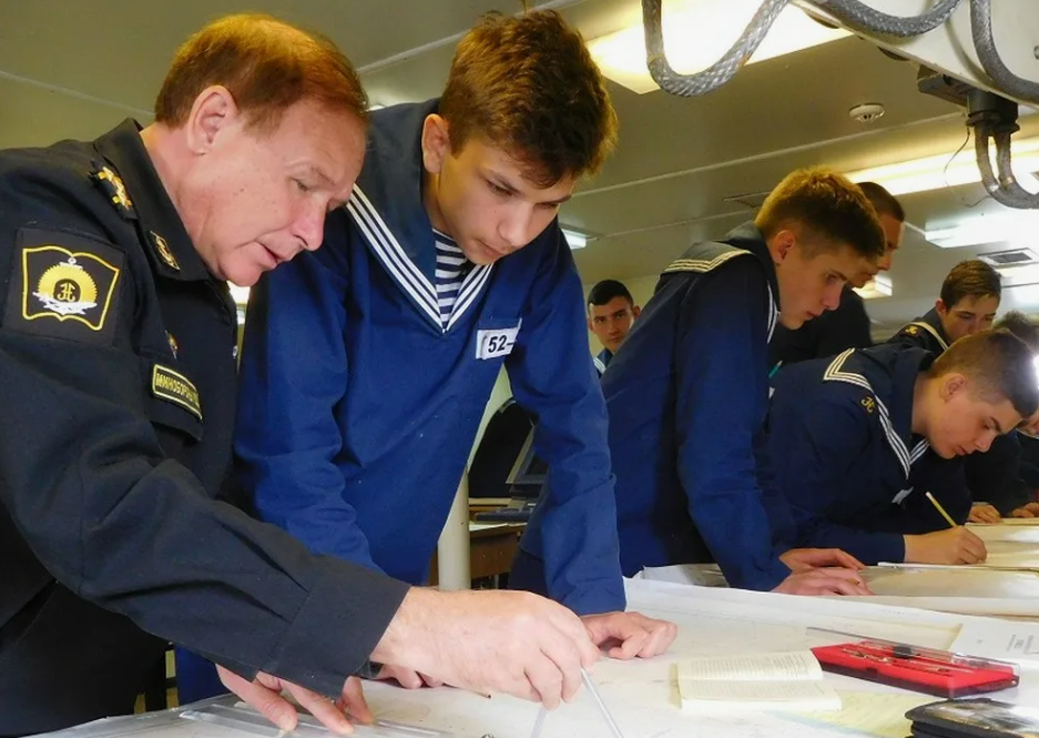 Занятие по морской практике.  Фото: vlnvmu.mil.ru