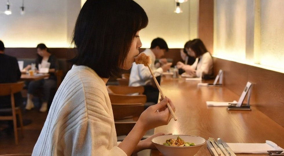 Почему японки не считают калории и остаются стройными: правило одной ладони