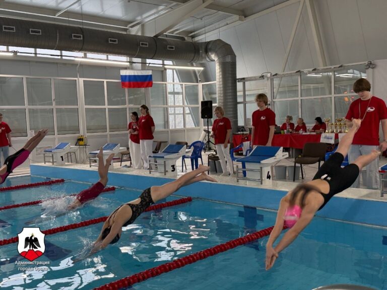    В Орске стартовал юбилейный турнир по плаванию «Надежда» Оренбуржье