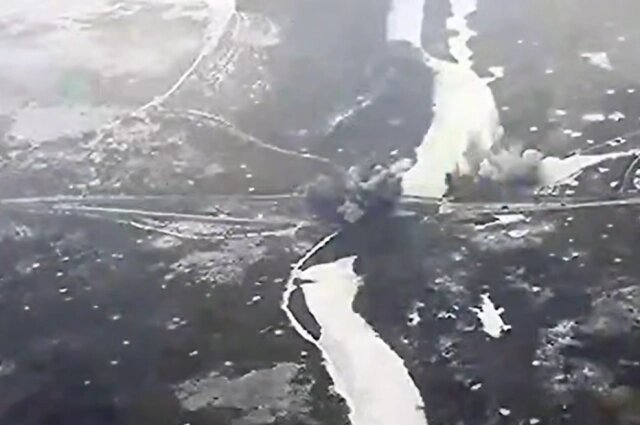    Уничтожение переправы ВСУ через реку Оскол. Фото: Telegram-канал Минобороны РФ/ Кадр видео