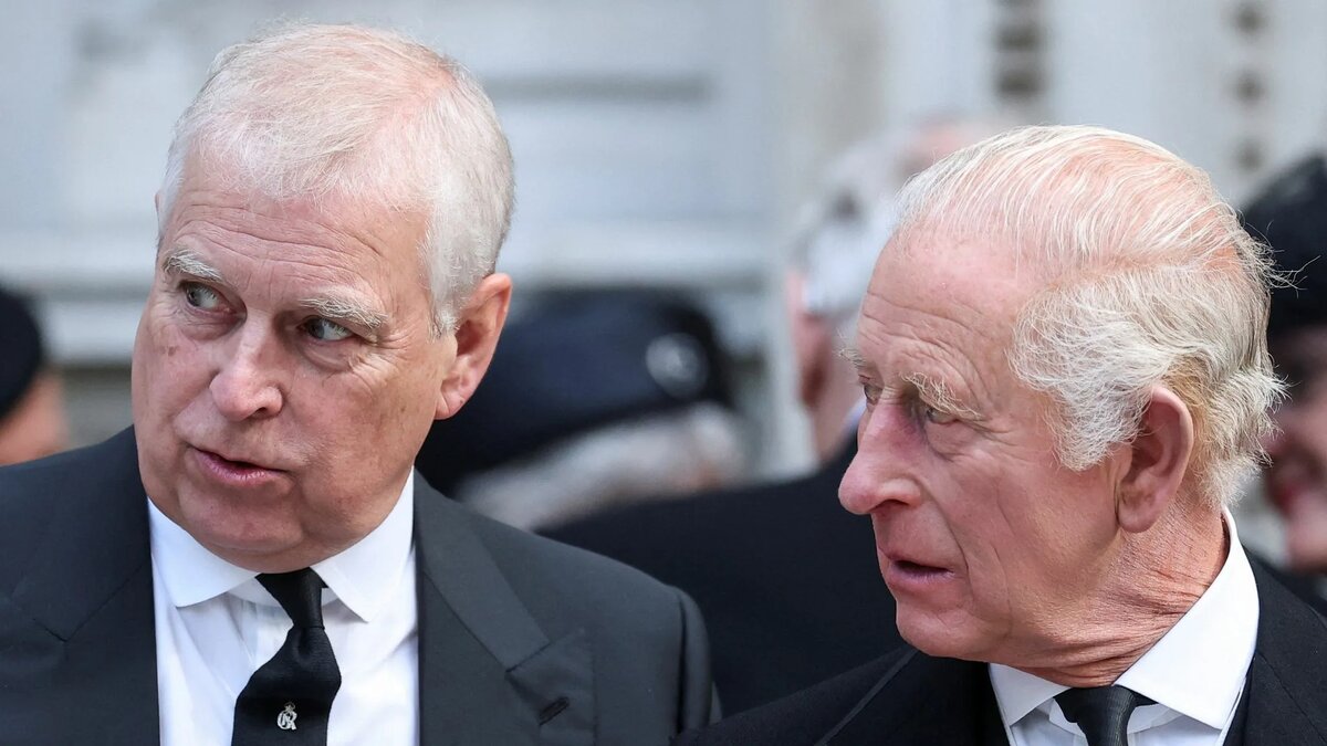 Эндрю Маунбеттен Виндзор и Карл III